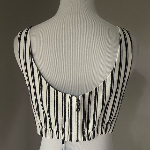BCBGMaxAzria Stripe Crop Top - Picture 3 of 4